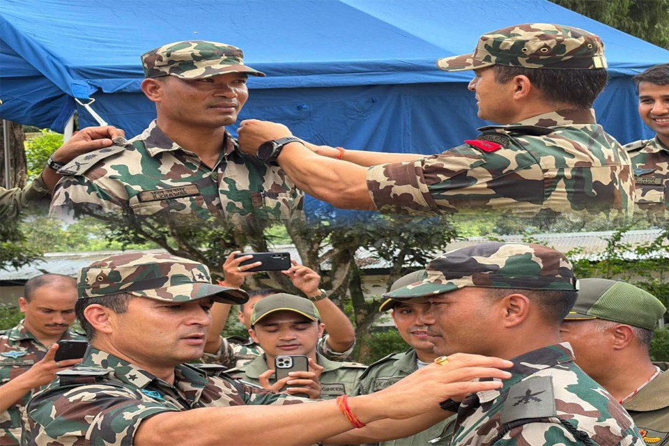 भरतले उद्धार मैदानमै लगाए मेजरको फुली